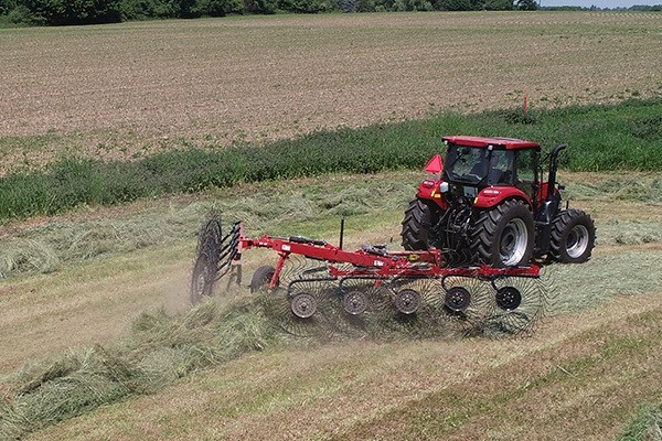 AR3210 10-Wheel Action Rake Photo