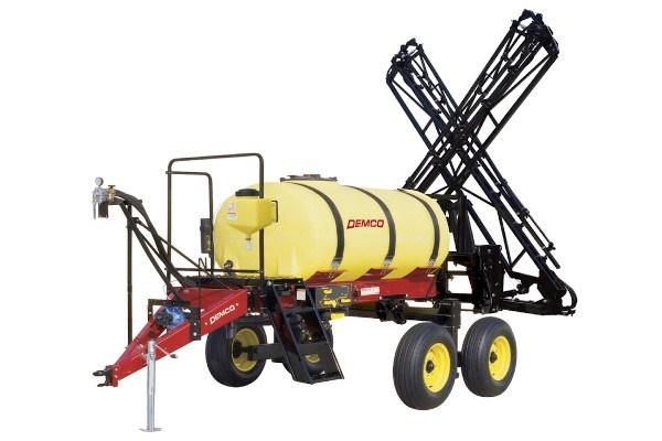 500 Gallon Tandem Axle Sprayers Photo