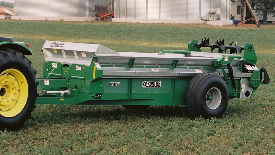 MS12 Series  Large Chain-Unloading Manure Spreaders Model Photo