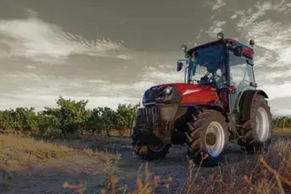 Farmall 120CL Photo