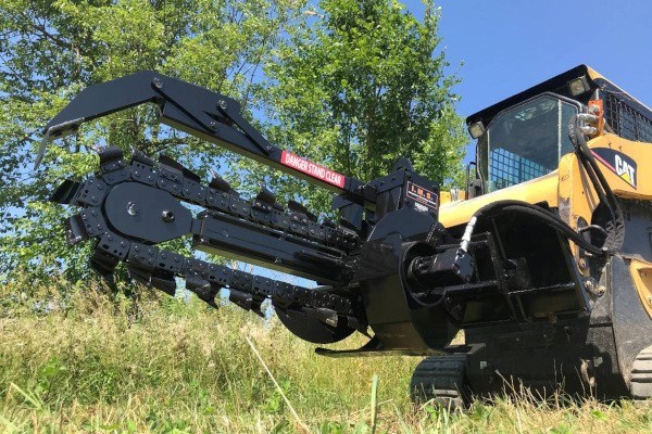Duo-Tach® Trencher Attachment Duo-Tach® Trencher Attachment