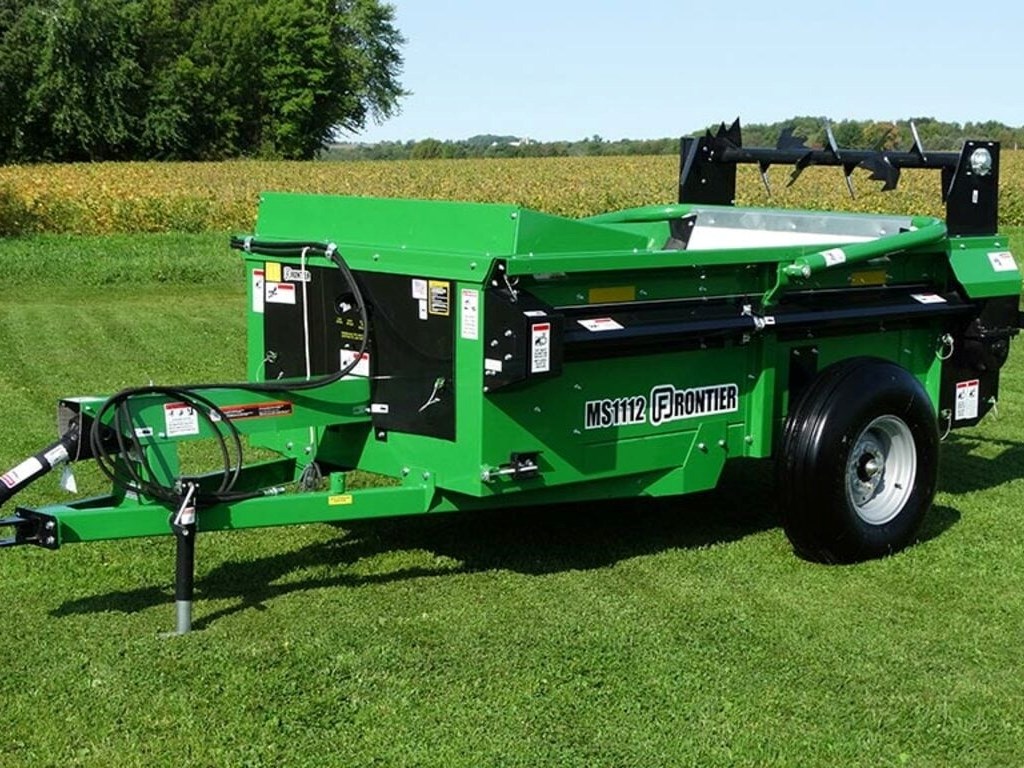 MS11 Series Chain-Unloading Manure Spreaders Photo
