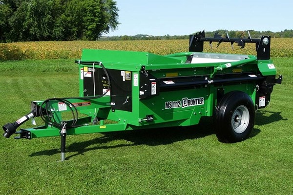 MS11 Series Chain-Unloading Manure Spreaders Photo