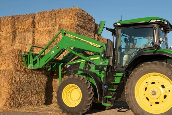 700M Loader Photo