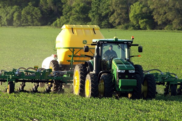 2510H with Dry High-Speed Application with Dry Nutrient Attachment Photo