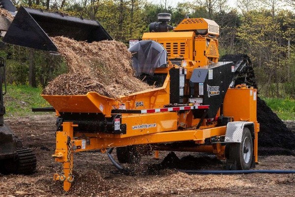 1425 TOWABLE HORIZONTAL GRINDER 1425 TOWABLE HORIZONTAL GRINDER