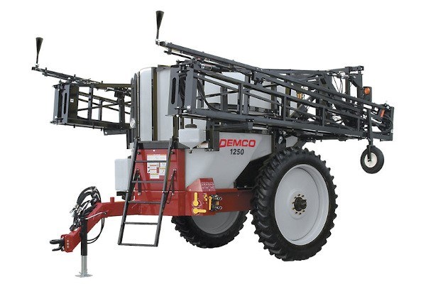 1050 & 1250 Gallon Big Wheel Sprayers Photo