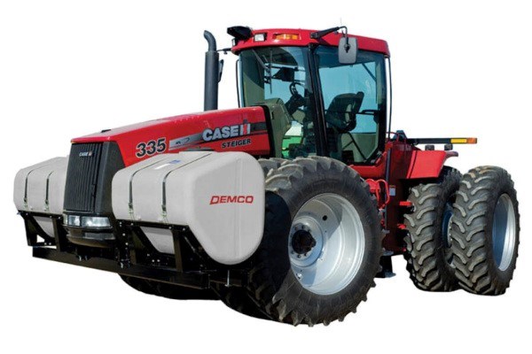 600 Gallon Quick Tach Fertilizer Tanks for 4 Wheel Drive Tractors Photo