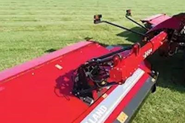 MegaCutter™ Disc Mower-Conditioner 533 Rear Mounted Photo