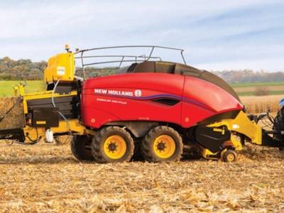 New Holland Ag BigBaler Plus 330 Plus CropCutter® Packer Cutter ...