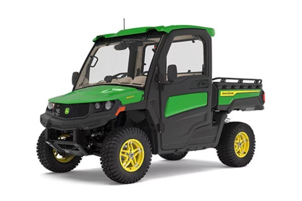 XUV845R Premium Cab Photo