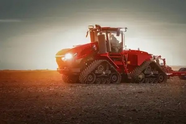 Steiger 645 Photo