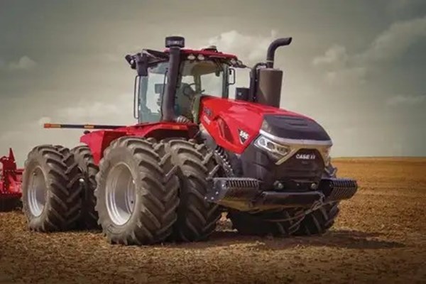 Steiger 595 Photo