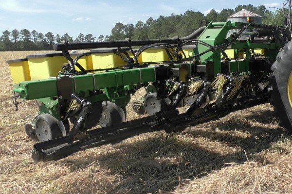 5500 Cover Crop Devastator Photo