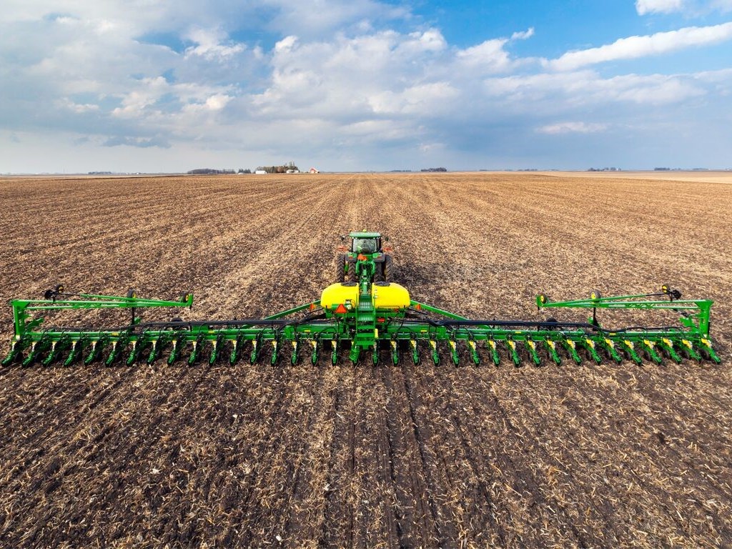 DB90 36Row30 Planter Photo