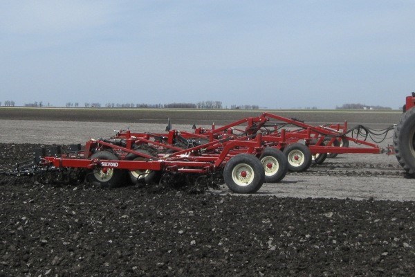  700 S-Tine, two-piece S-tine, and C-shank Cultivators Model Photo