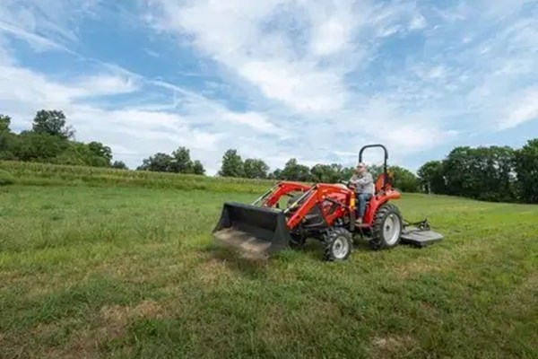 Farmall Compact 35A Photo