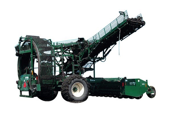 6812 Beet Harvester Photo