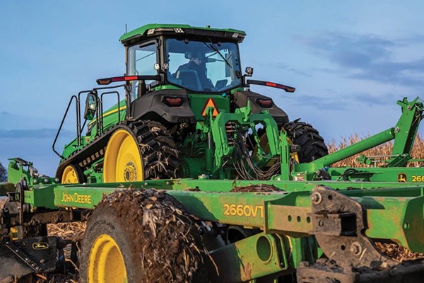 John Deere 8 Series Row Crop Tractors 5638