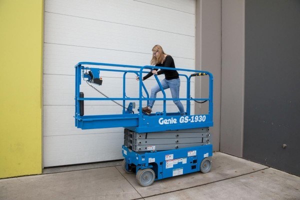 GS-1930** & GS-1930 E-Drive Photo GS-1930** & GS-1930 E-Drive Photo