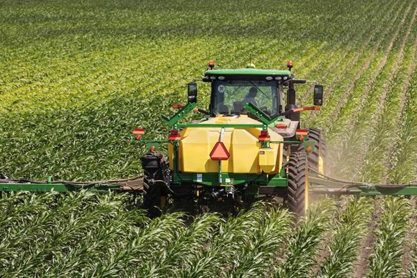 2530L Nutrient Applicator Photo