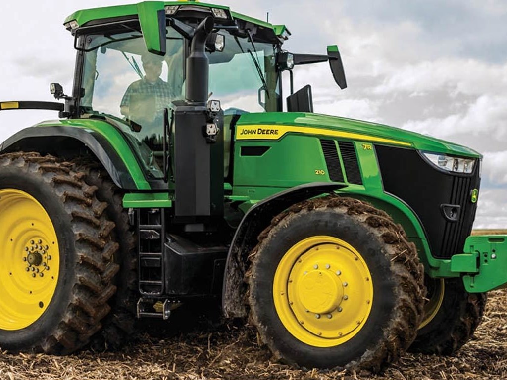 7R 210 Tractor Photo