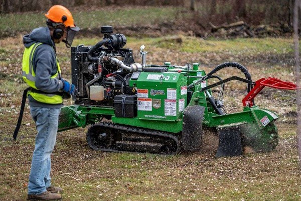 2550 TRACK STUMP GRINDER 2550 TRACK STUMP GRINDER