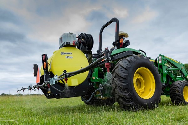 LS20 Series 3-Point Mounted Sprayers Photo