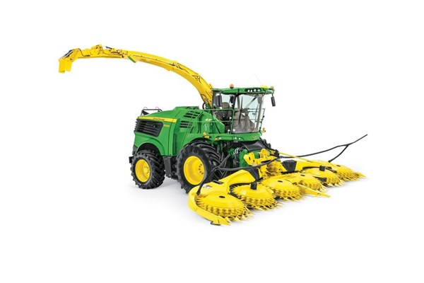 9800 Self-Propelled Forage Harvester Photo