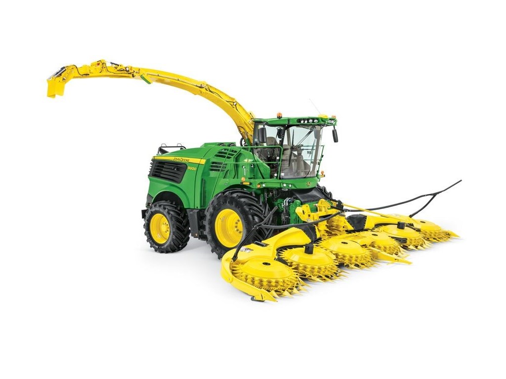9800 Self-Propelled Forage Harvester Photo