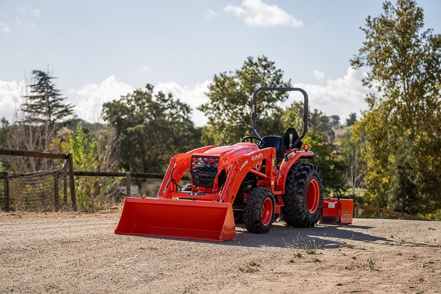 Kubota L4701 » Dillon Tractor & Implement Co., South Carolina