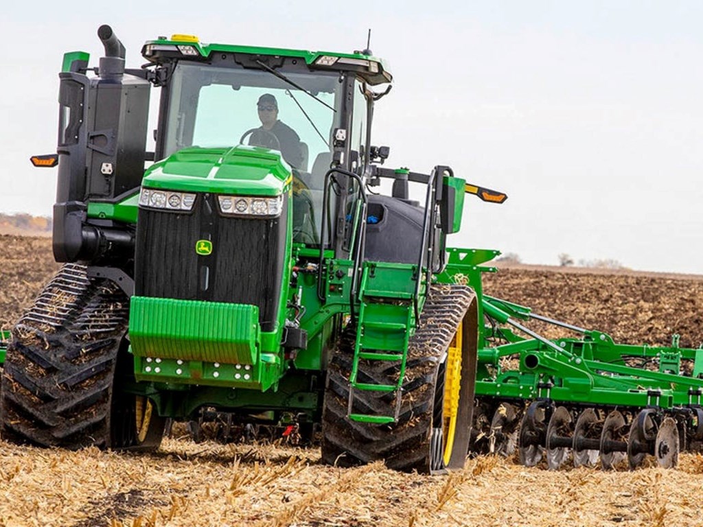 9RT 490 Tractor Photo