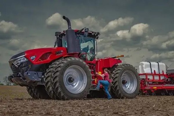 Steiger 475 Photo