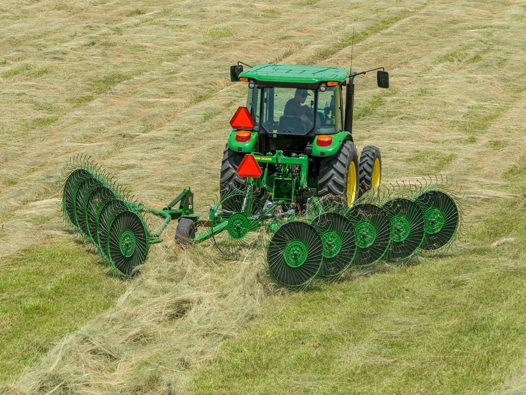 WR00 Series Carted Wheel Rakes Photo