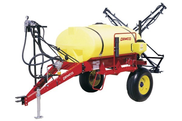 300 Gallon Single Axle Sprayer Photo