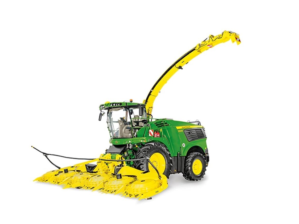 9500 Self-Propelled Forage Harvester Photo