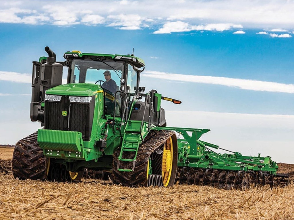 9RT 540 Tractor Photo