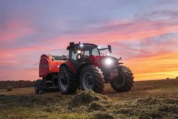 Farmall Utility 110C Photo