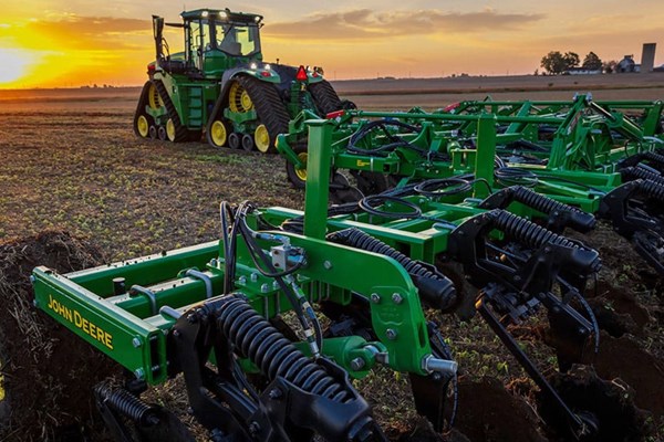 2430C Nutrient Applicator Photo