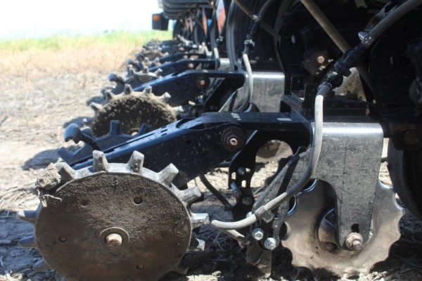 2968 Dual Fertilizer Opener Photo