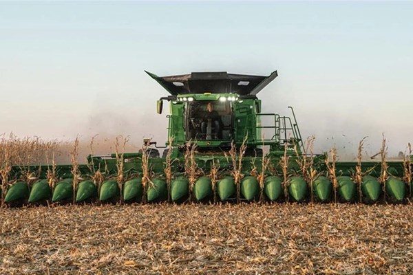CF27 20 Folding Corn Head Photo