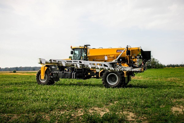 AB320AF Applicator for AGCO Floaters Photo