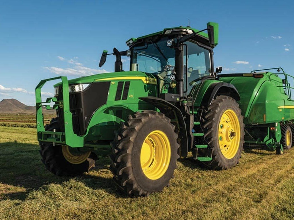 7R 270 Tractor Photo
