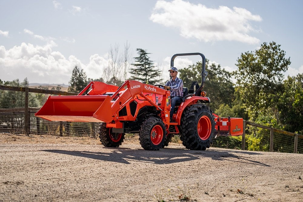 Kubota L3302 - Mason Tractor Co.