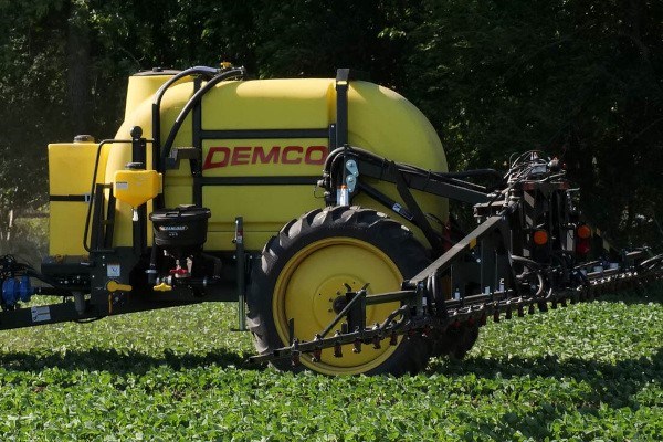600 Gallon Pull Type Sprayers Photo