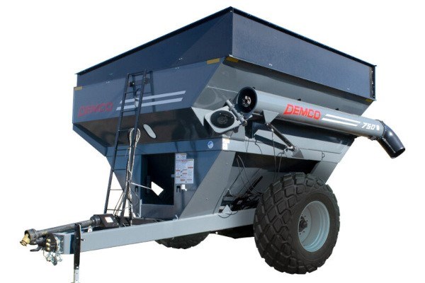 650 & 750 Grain Cart Photo