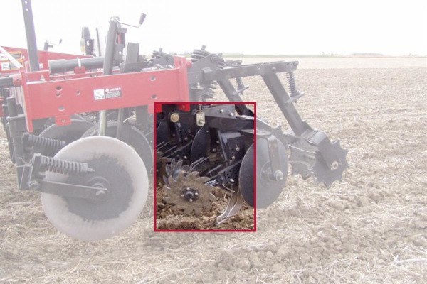 2967-038 Floating Row Cleaner – Case IH/HCS Shanks Photo