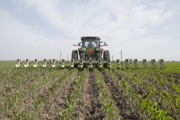 8315 Cultivator Photo