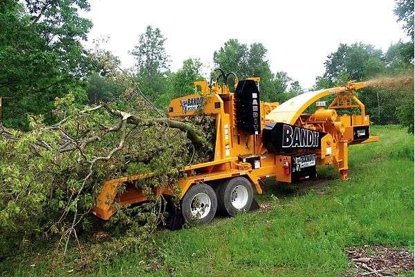3590 TOWABLE DRUM STYLE WHOLE TREE CHIPPER 3590 TOWABLE DRUM STYLE WHOLE TREE CHIPPER