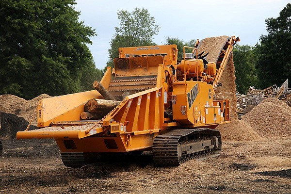 3680XP TRACK HORIZONTAL GRINDER 3680XP TRACK HORIZONTAL GRINDER